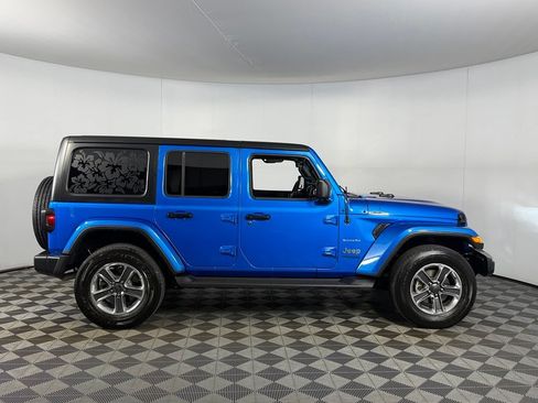 Used 2022 Jeep Wrangler Unlimited Sahara AWD/4WD image 7