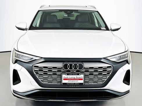 Used 2024 Audi Q8 e-tron Premium Plus w/ Premium Plus Package image 2