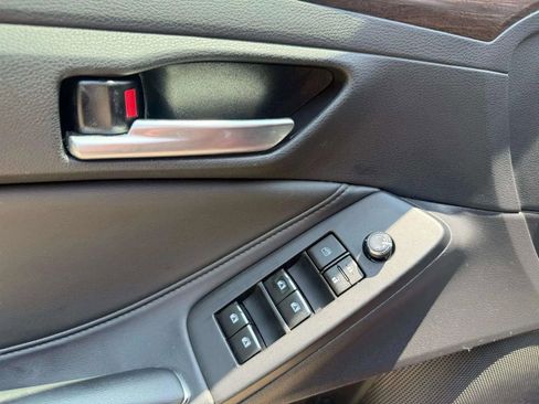 Used 2019 Toyota Avalon XLE image 30