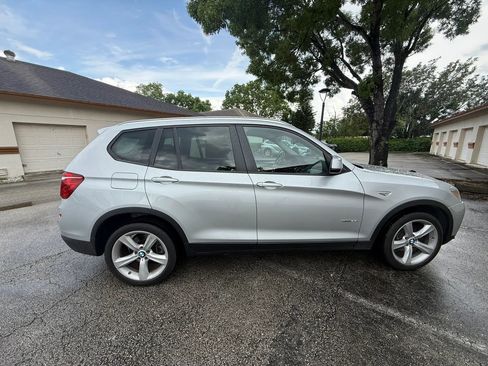 Used 2017 BMW X3 sDrive28i RWD image 4