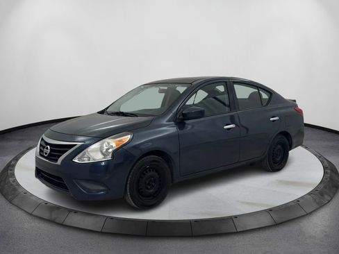 Used 2017 Nissan Versa SV image 1