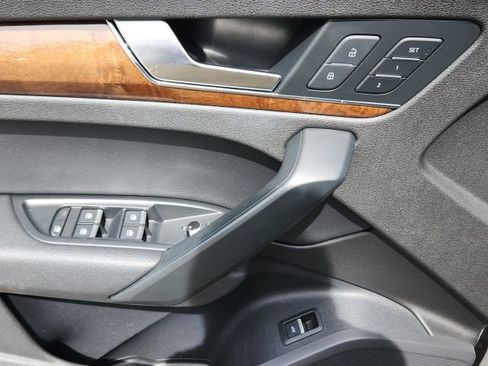 Used 2018 Audi Q5 2.0T Premium image 12