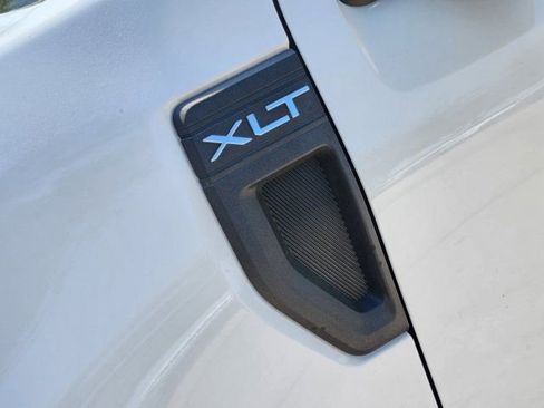 Used 2025 Ford Maverick XLT w/ Equipment Group 302A image 9