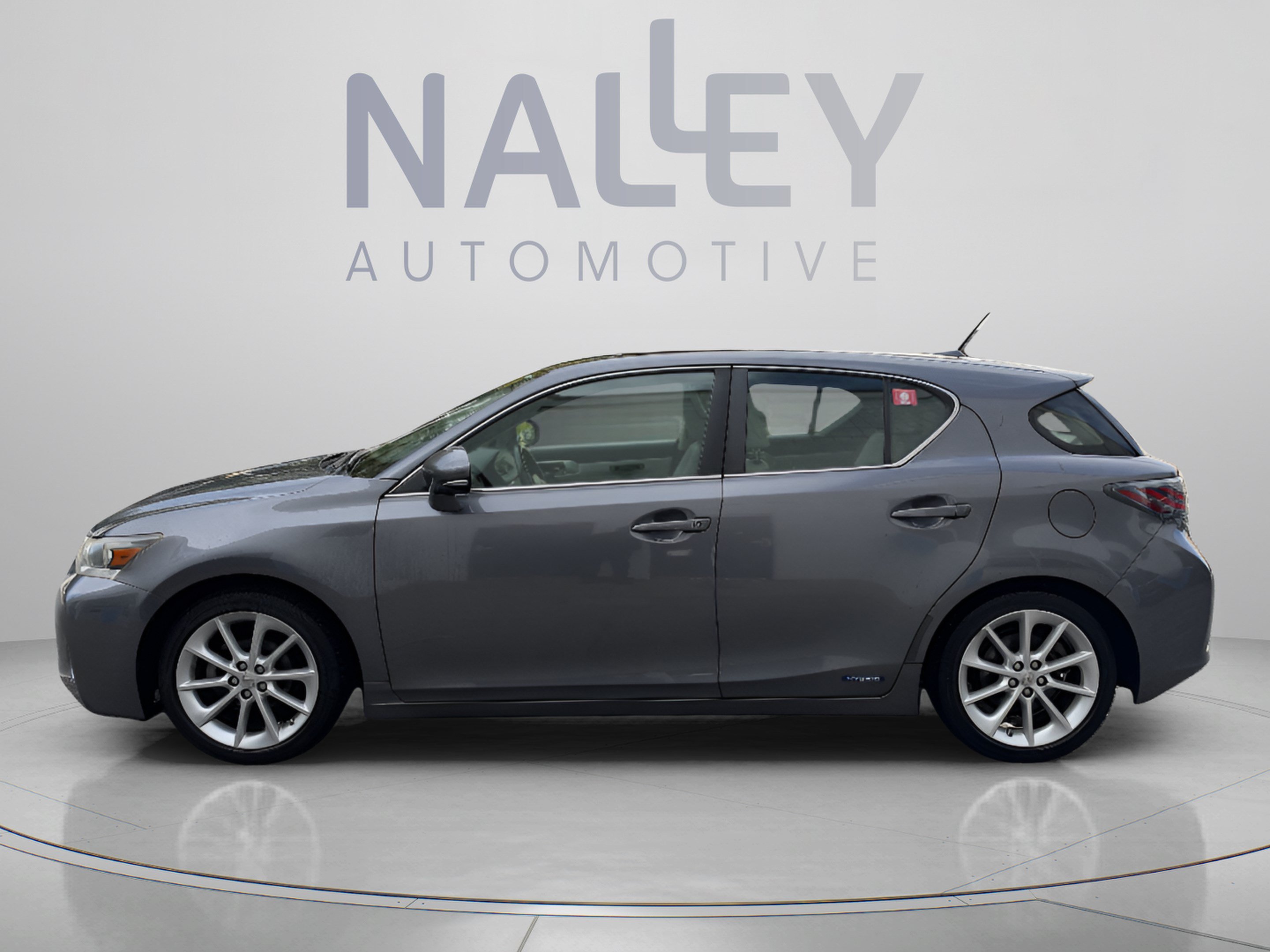 Used 2012 Lexus CT 200h Premium w/ Leather Pkg FWD image 2