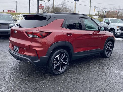 Used 2021 Chevrolet TrailBlazer RS w/ Sun and Liftgate Package image 6