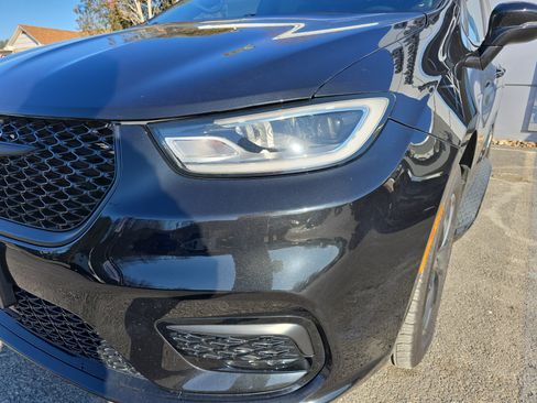 Used 2021 Chrysler Pacifica Touring-L w/ S Appearance Package image 10