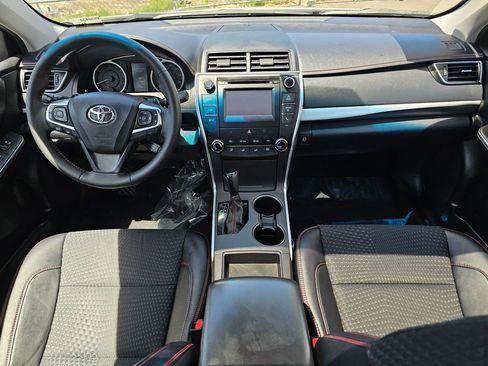 Used 2015 Toyota Camry SE w/ Moonroof Package FWD image 17