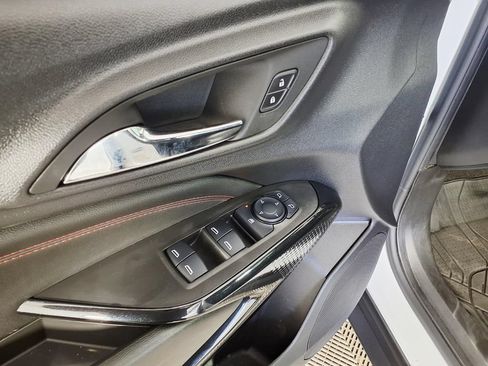 Used 2025 Chevrolet Trax RS w/ Sunroof Package FWD image 15