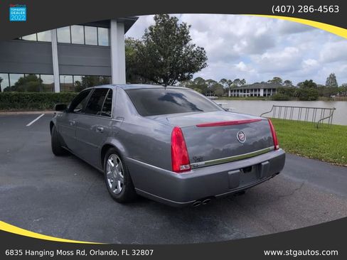 Used 2007 Cadillac DTS w/ Trunk Convenience Package FWD image 3