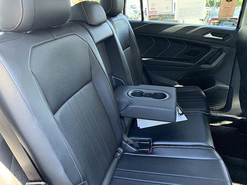 Used 2022 Volkswagen Tiguan SE FWD image 20