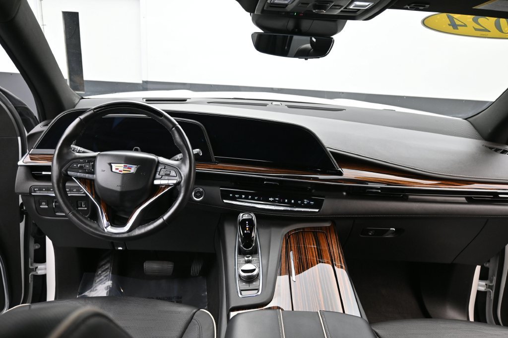 Used 2024 Cadillac Escalade Premium Luxury w/ Performance Package AWD/4WD image 10