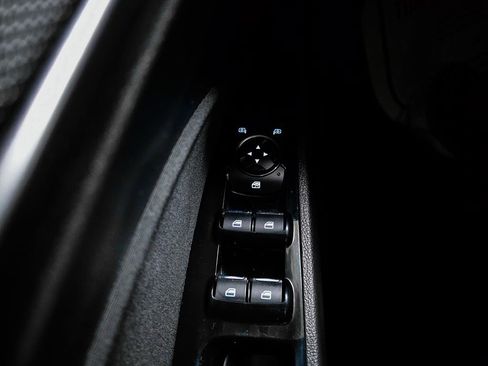 Used 2015 Ford Fusion SE image 24