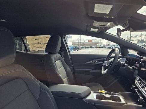 New 2026 Chevrolet Equinox EV LT w/ Comfort Package image 18