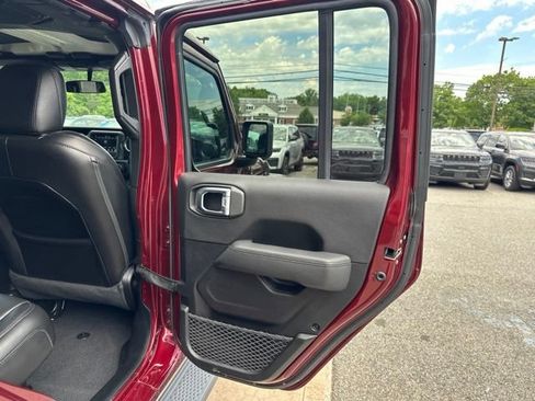 Used 2021 Jeep Wrangler Unlimited Sahara AWD/4WD image 15