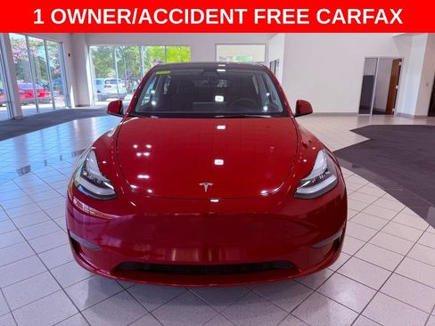Used 2022 Tesla Model Y Long Range AWD/4WD image 2