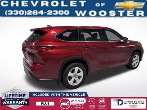 Used 2022 Toyota Highlander LE image 6