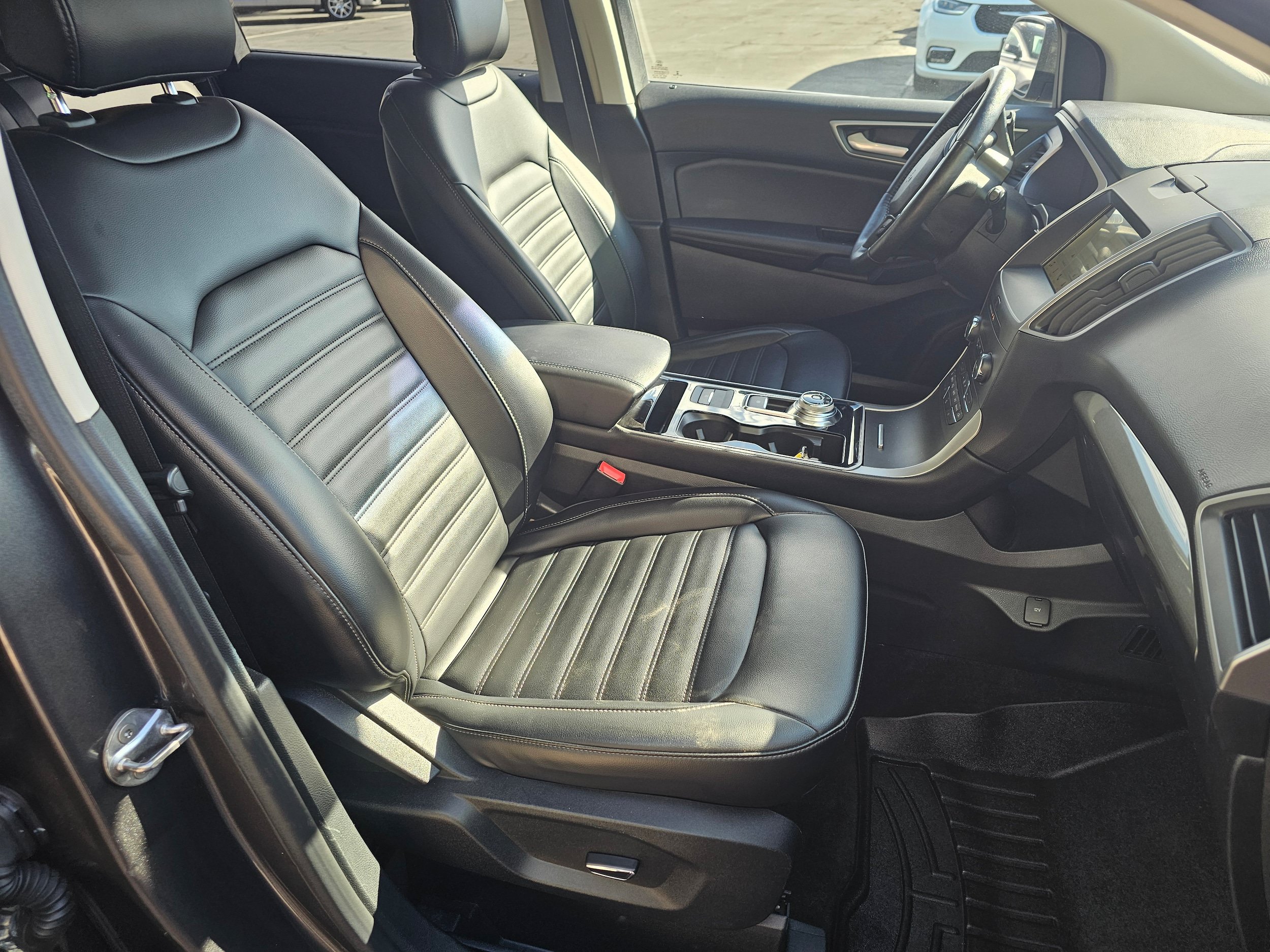 Used 2019 Ford Edge SEL w/ Equipment Group 201A AWD/4WD image 17