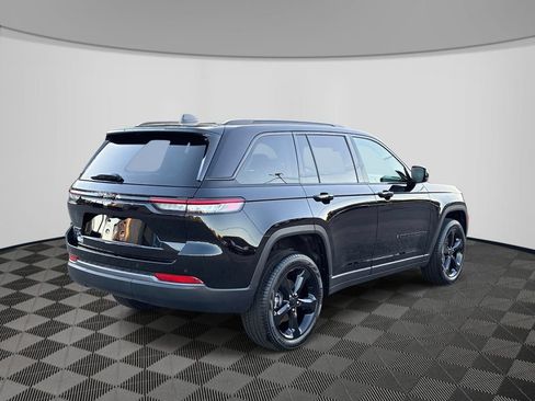 Used 2026 Jeep Grand Cherokee Limited w/ Limited Altitude Package AWD/4WD image 7