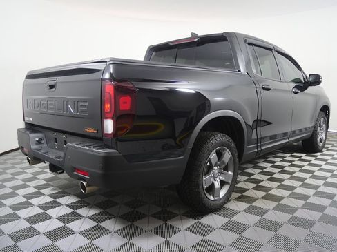 Used 2025 Honda Ridgeline TrailSport image 3