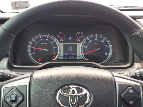 Used 2016 Toyota 4Runner Limited AWD/4WD image 10