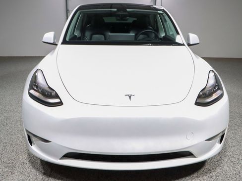 Used 2023 Tesla Model Y Long Range image 4