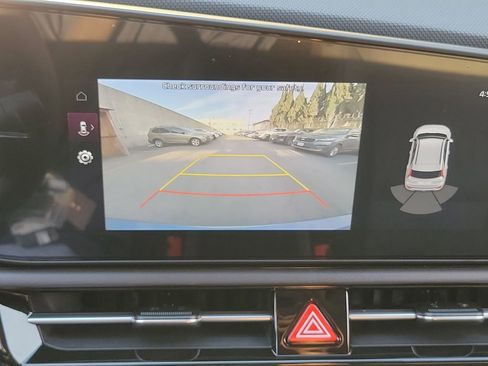 Used 2025 Kia Niro EX image 28