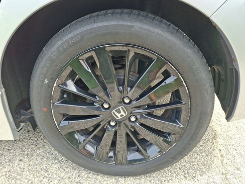 Used 2018 Honda Fit Sport image 11