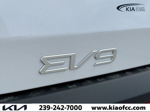 New 2026 Kia EV9 Wind image 11