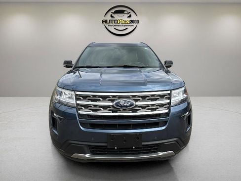 Used 2018 Ford Explorer XLT w/ Equipment Group 202A image 2