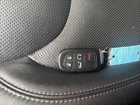 Certified 2020 Jeep Cherokee Limited image 12