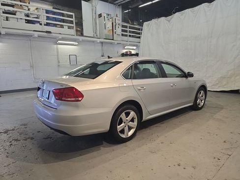 Used 2015 Volkswagen Passat 1.8T Limited Edition FWD image 5