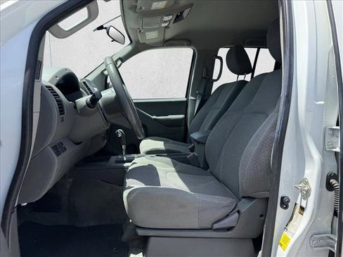 Used 2016 Nissan Frontier SV RWD image 10