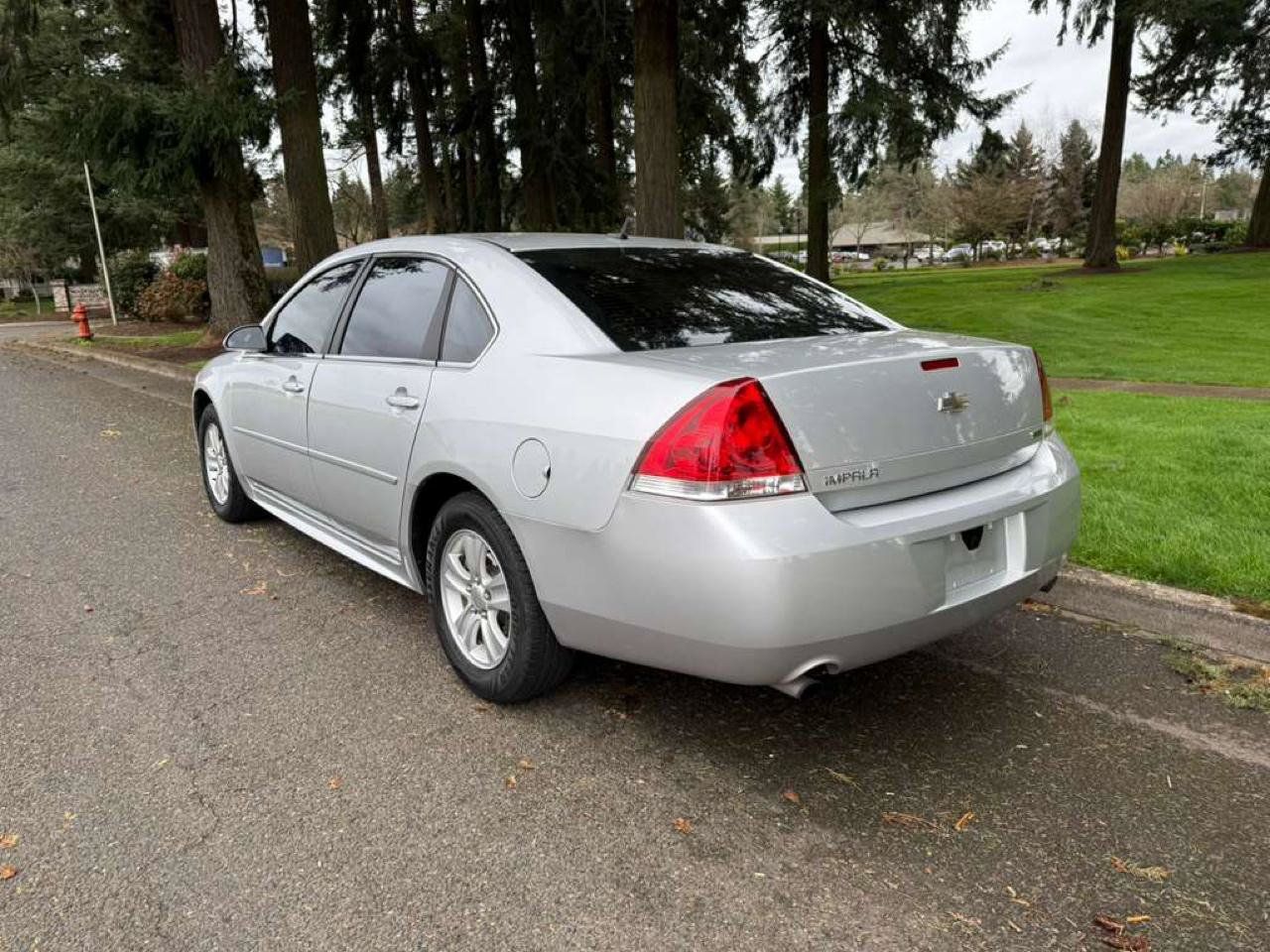 Used 2014 Chevrolet Impala Limited LS FWD image 3