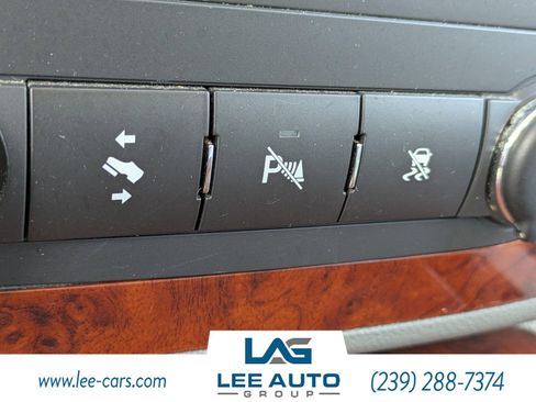 Used 2011 Chevrolet Avalanche LTZ image 22