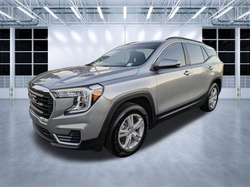 Used 2023 GMC Terrain SLE w/ Driver Convenience Package image 7