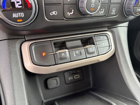 Used 2023 GMC Acadia Denali w/ Denali Ultimate Package image 32