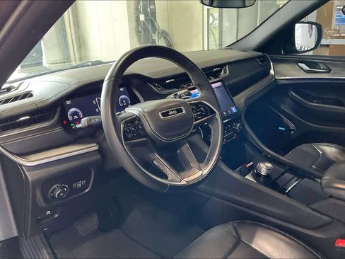 Used 2022 Jeep Grand Cherokee Overland image 4