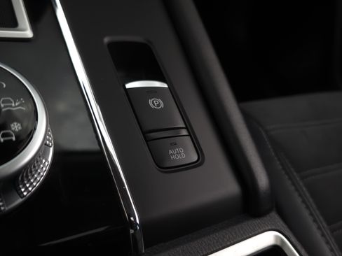 Used 2023 Mitsubishi Outlander SE image 23