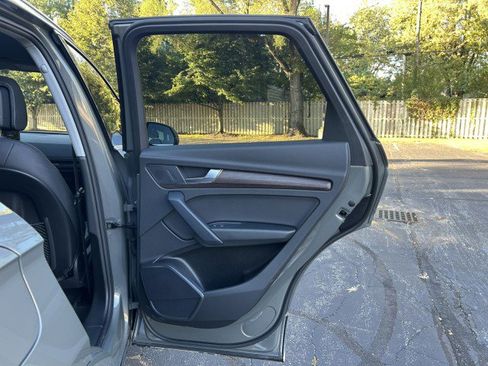 Certified 2023 Audi Q5 2.0T Premium w/ Convenience Package image 26