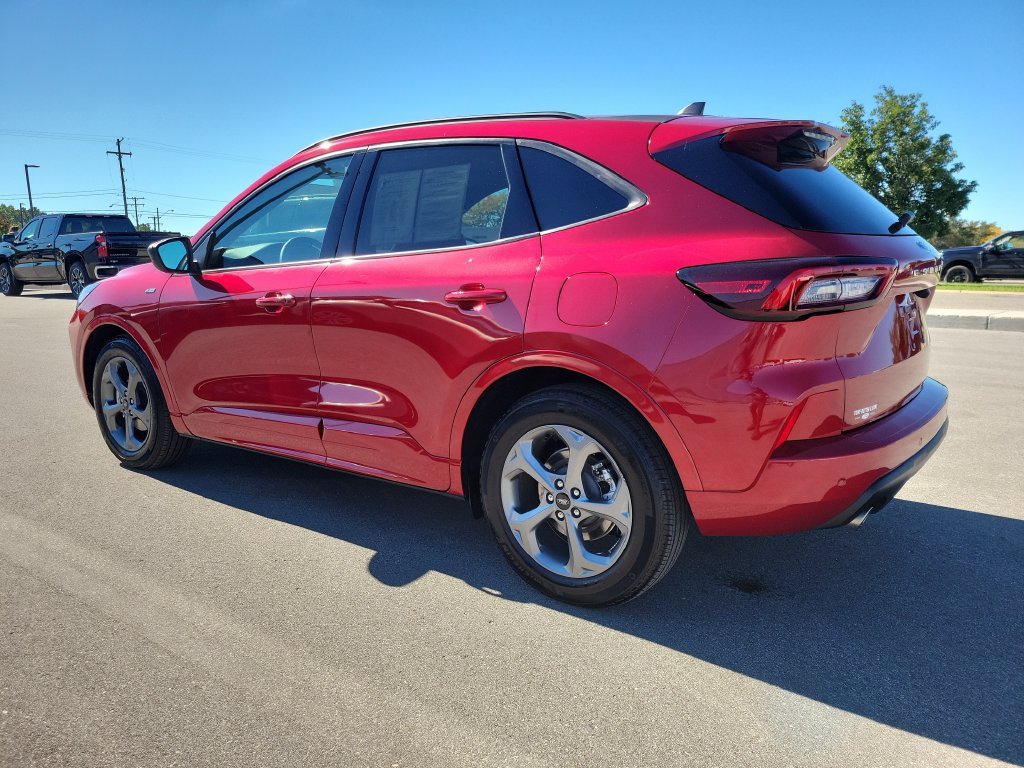 Used 2023 Ford Escape ST-Line w/ Tech Pack #1 FWD image 3