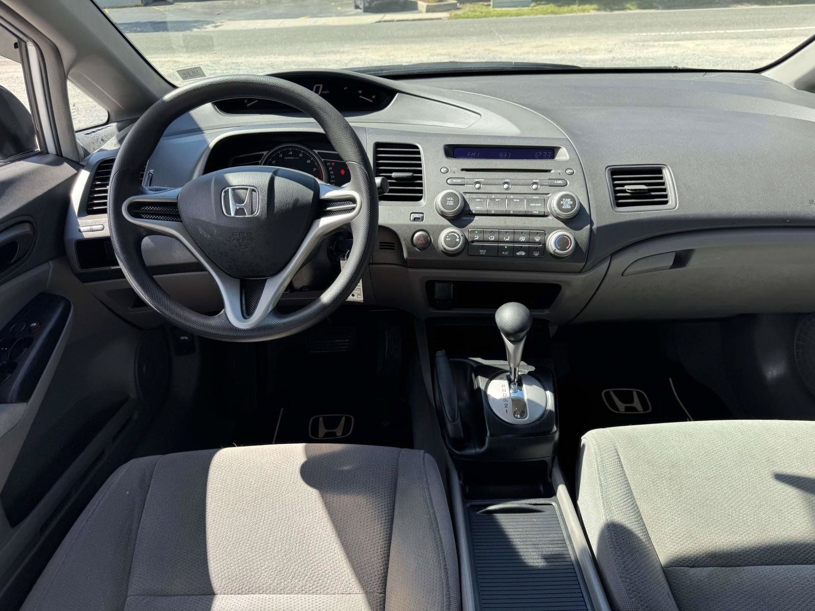 Used 2011 Honda Civic DX-VP image 10