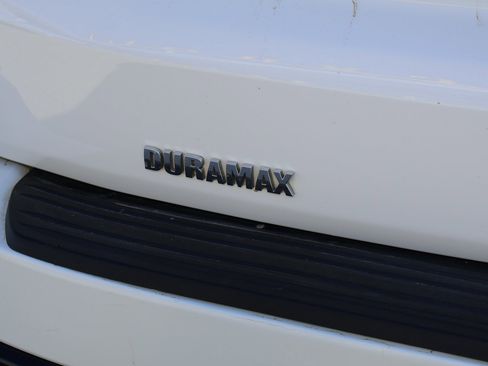 Used 2023 Chevrolet Suburban RST image 9