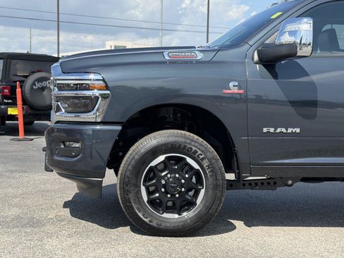 Used 2025 RAM 2500 Laramie AWD/4WD image 10