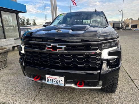 Used 2023 Chevrolet Silverado 1500 ZR2 w/ Technology Package image 2
