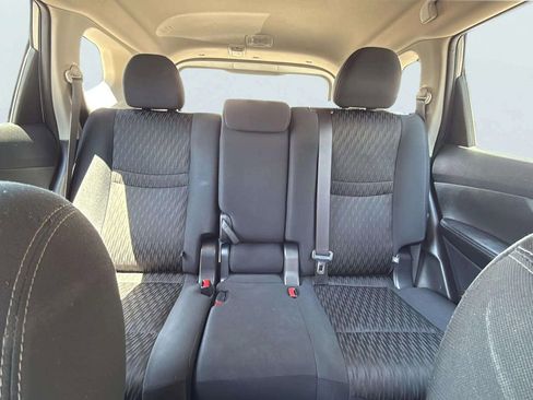 Used 2018 Nissan Rogue S FWD image 16