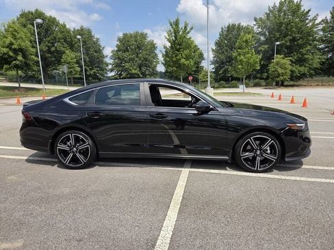 Used 2024 Honda Accord Sport image 9
