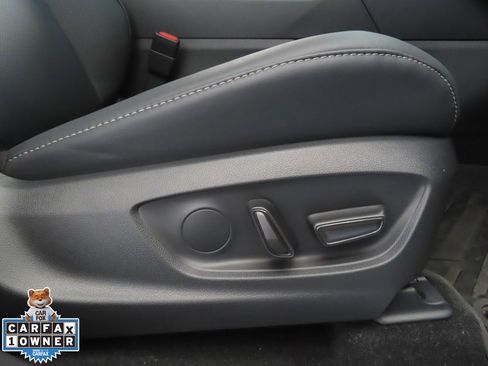 Used 2025 Toyota Crown Signia w/ Advanced Technology Package image 31