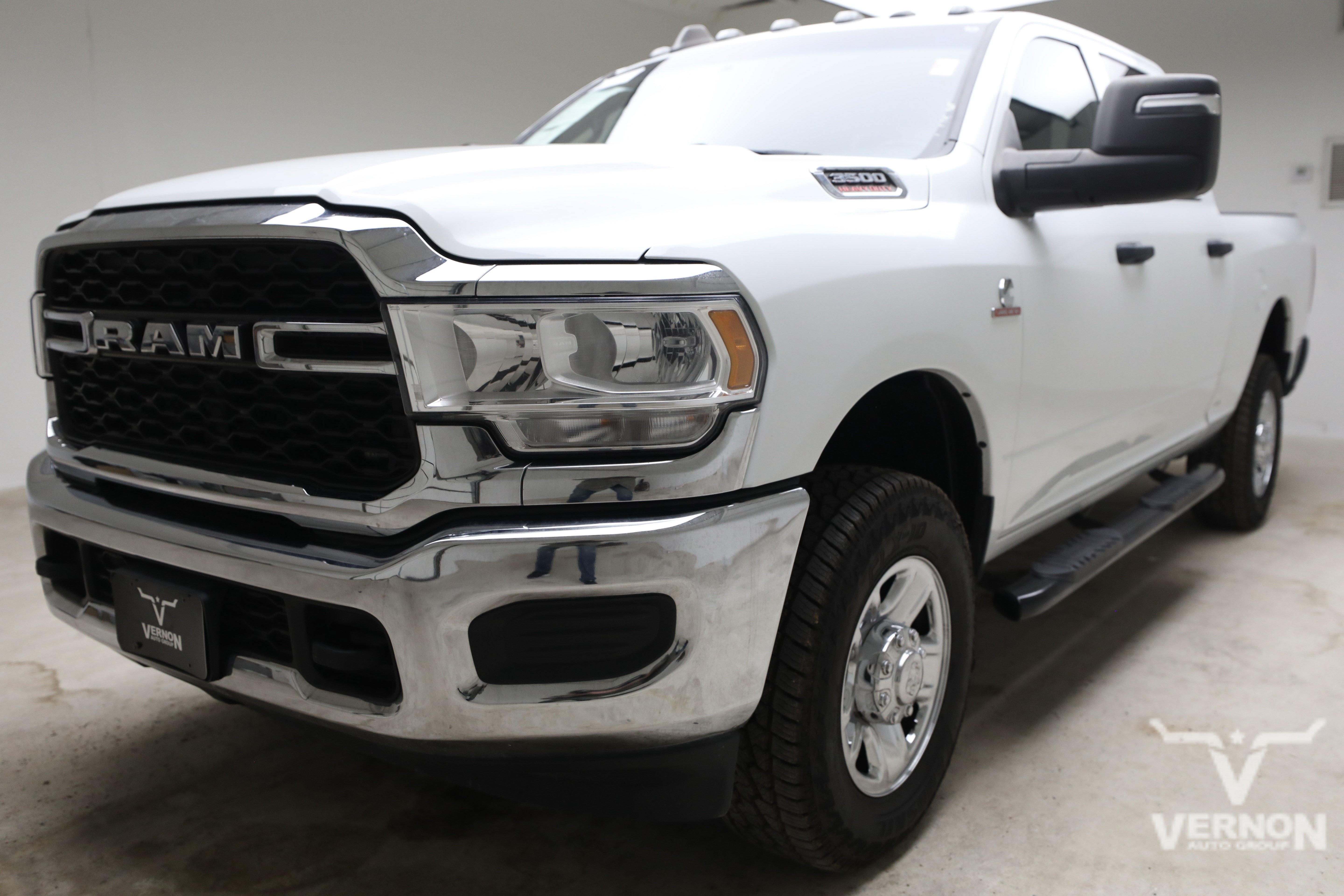 Used 2024 RAM 3500 Tradesman w/ Chrome Appearance Group AWD/4WD image 1