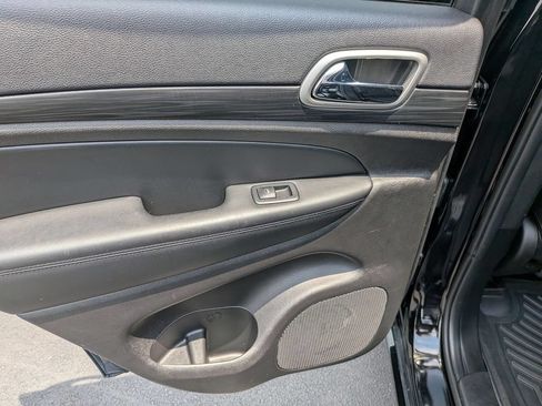 Certified 2021 Jeep Grand Cherokee Laredo X AWD/4WD image 24