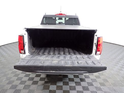 Used 2024 Chevrolet Colorado Z71 w/ Z71 Convenience Package 2 AWD/4WD image 17